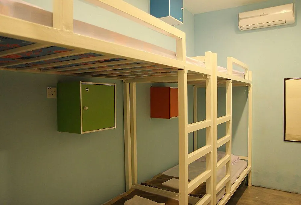 Guest Inn Muntri George Town Hostel